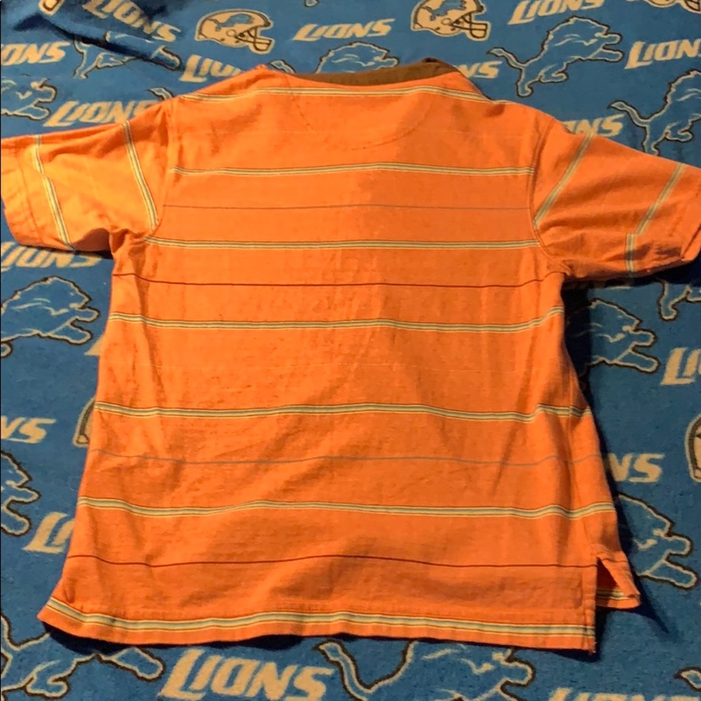 Boys old navy shirt - Picture 3 of 3